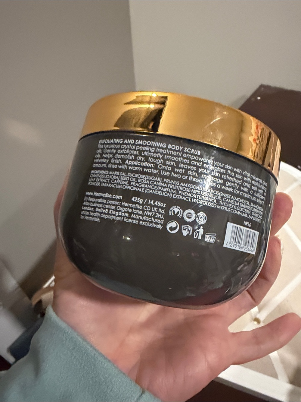 HERMETESE ~ Exfoliating and Smoothing Body Scrub - Refreshing Luxurious Crystals - Picture 3 of 6